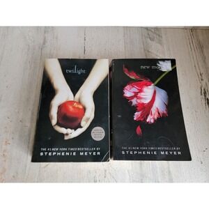 Paper back twilight new moon book fantasy vampire wolf Edward jacob set